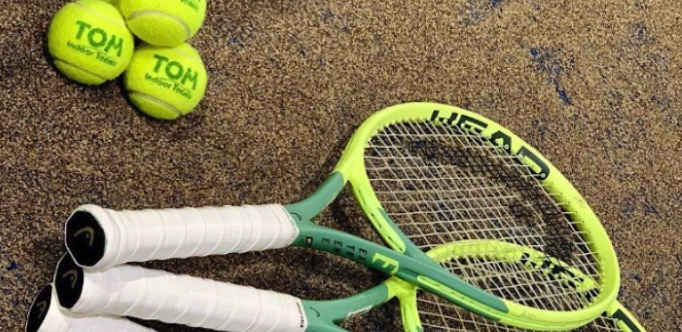 トム・インドアテニス秦野校